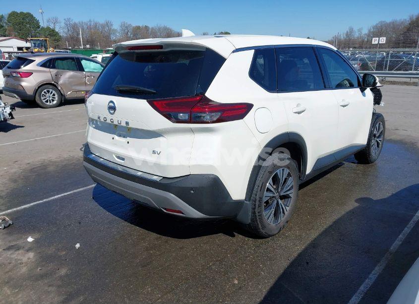 Photo 4 of 2021 Nissan Rogue SV FWD (VIN JN8AT3BA5MW015345)