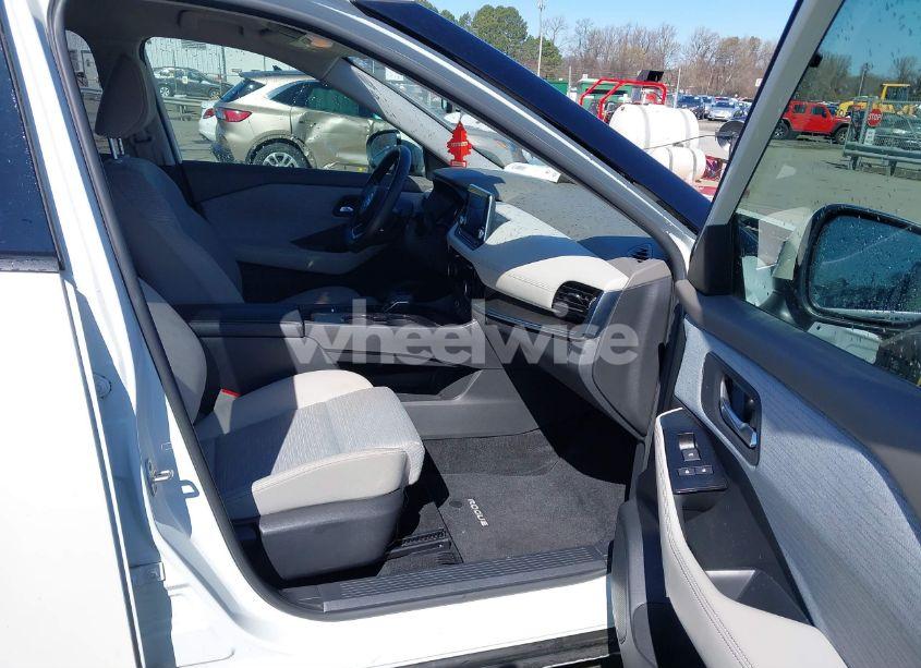 Photo 5 of 2021 Nissan Rogue SV FWD (VIN JN8AT3BA5MW015345)