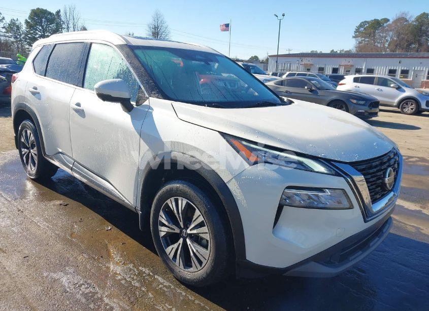 2021 Nissan Rogue SV FWD (VIN JN8AT3BA5MW018438) main photo