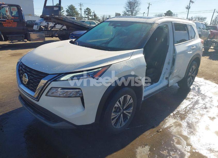 Photo 2 of 2021 Nissan Rogue SV FWD (VIN JN8AT3BA5MW018438)
