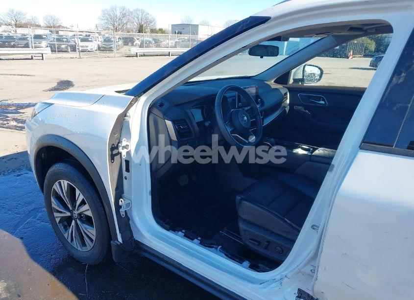 Photo 6 of 2021 Nissan Rogue SV FWD (VIN JN8AT3BA5MW018438)