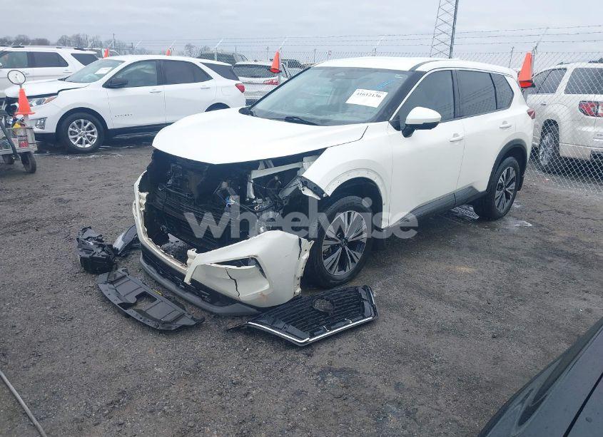 Photo 2 of 2021 Nissan Rogue SV FWD (VIN JN8AT3BA6MW012146)