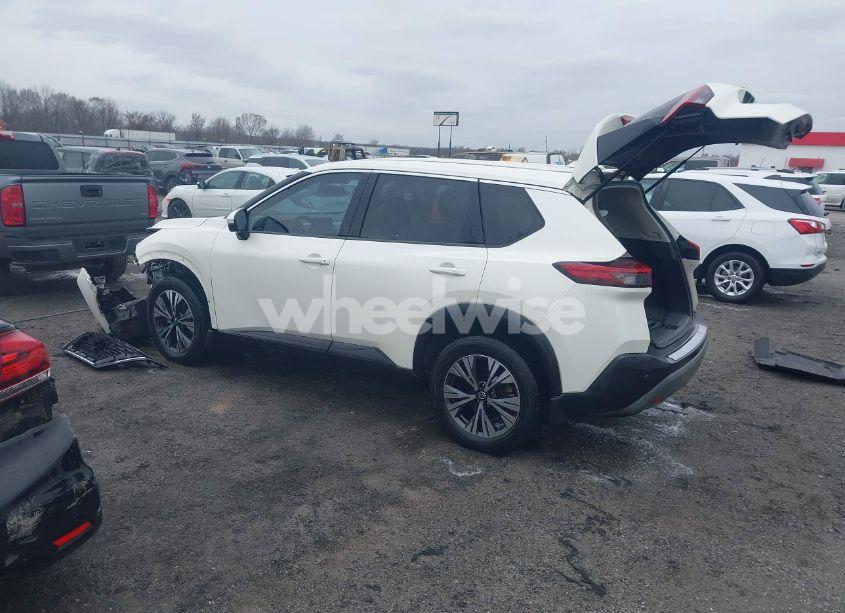 Photo 3 of 2021 Nissan Rogue SV FWD (VIN JN8AT3BA6MW012146)