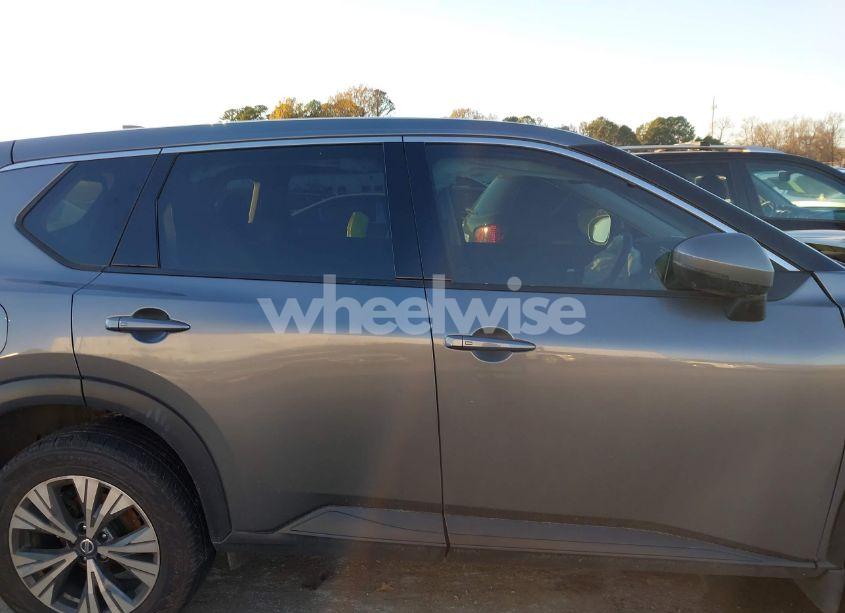 Photo 13 of 2021 Nissan Rogue SV FWD (VIN JN8AT3BA7MW023110)