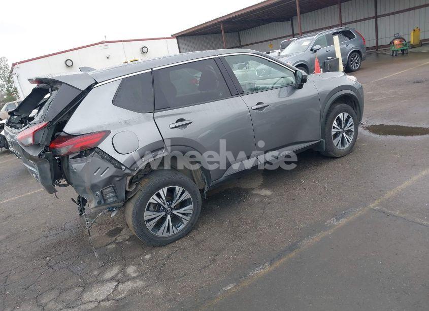 Photo 4 of 2021 Nissan Rogue SV FWD (VIN JN8AT3BA8MW025576)