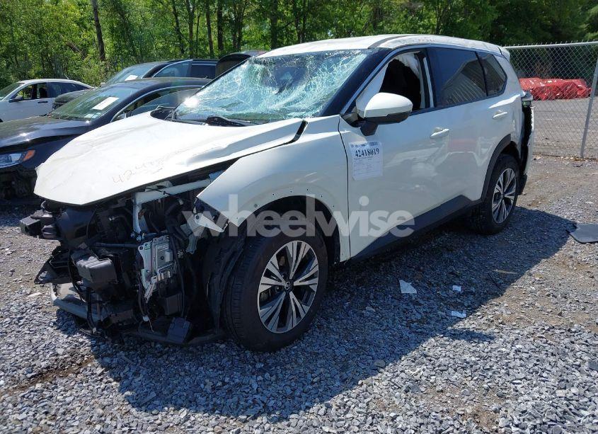 Photo 2 of 2021 Nissan Rogue SV INTELLIGENT AWD (VIN JN8AT3BBXMW220751)
