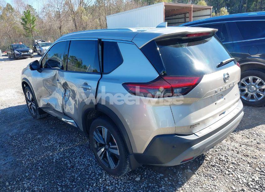 Photo 3 of 2021 Nissan Rogue SL FWD (VIN JN8AT3CA7MW027835)