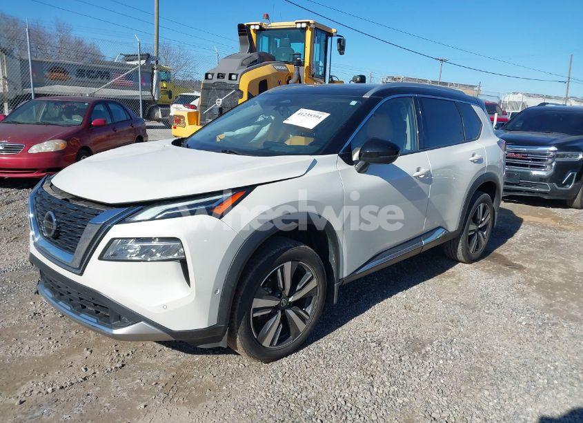 Photo 2 of 2021 Nissan Rogue PLATINUM FWD (VIN JN8AT3DC7MW100282)