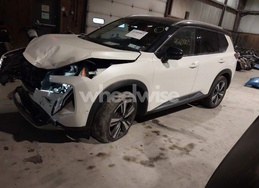 Photo 2 of 2021 Nissan Rogue PLATINUM INTELLIGENT AWD (VIN JN8AT3DD5MW304099)