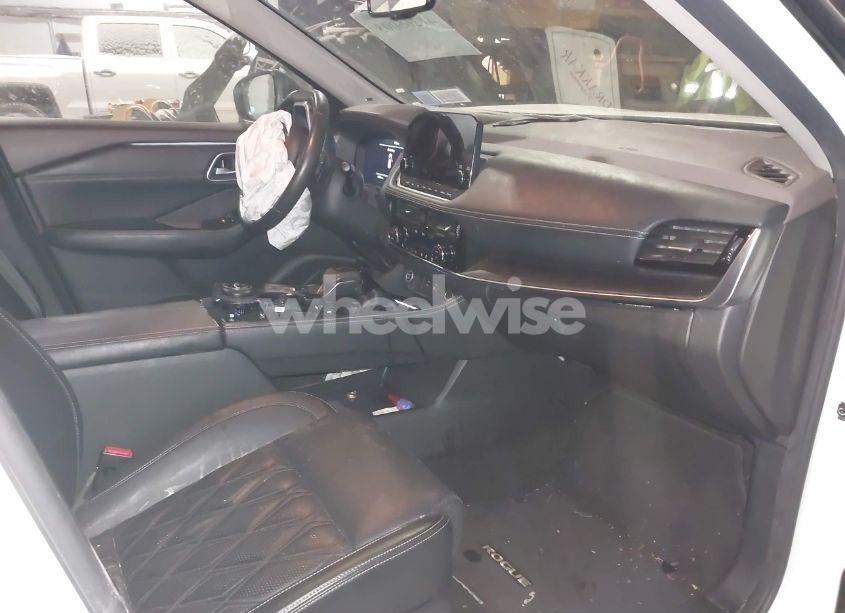 Photo 5 of 2021 Nissan Rogue PLATINUM INTELLIGENT AWD (VIN JN8AT3DD5MW304099)