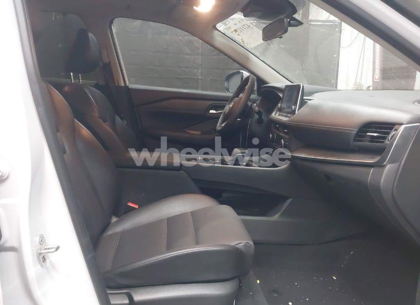 Photo 5 of 2024 Nissan Rogue SV FWD (VIN JN8BT3BA0RW355238)