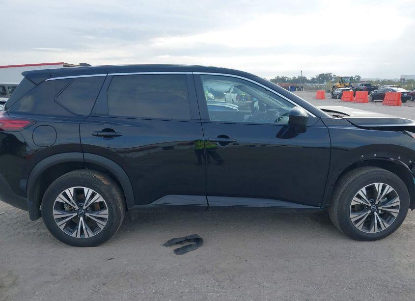 Photo 2 of 2023 Nissan Rogue SV FWD (VIN JN8BT3BA1PW431899)
