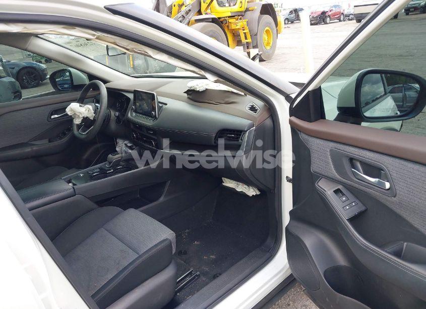 Photo 5 of 2023 Nissan Rogue SV FWD (VIN JN8BT3BA4PW008136)