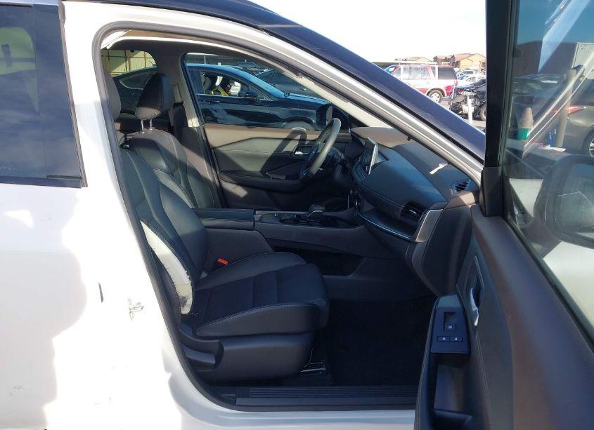 Photo 2 of 2023 Nissan Rogue SV FWD (VIN JN8BT3BA5PW010140)