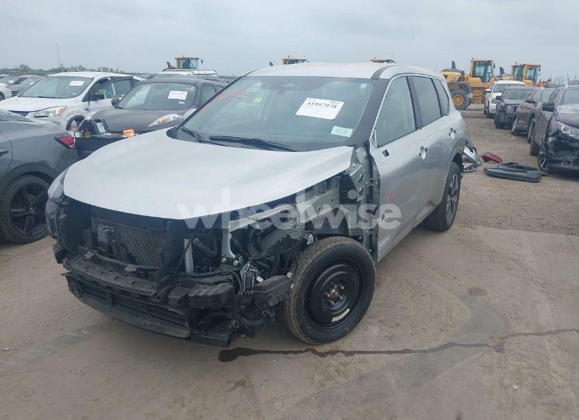 Photo 2 of 2023 Nissan Rogue SV FWD (VIN JN8BT3BA5PW403801)