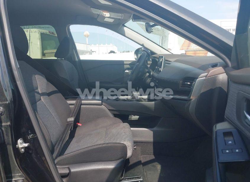 Photo 5 of 2023 Nissan Rogue SV FWD (VIN JN8BT3BA5PW410716)