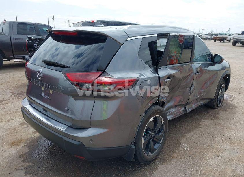 Photo 4 of 2024 Nissan Rogue SV FWD (VIN JN8BT3BA5RW004731)