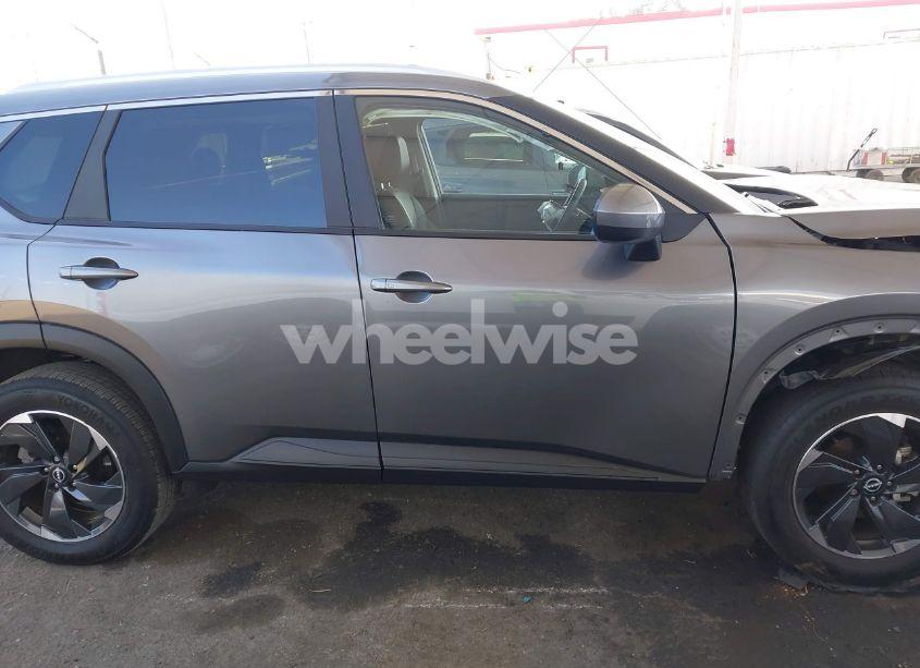 Photo 14 of 2024 Nissan Rogue SV FWD (VIN JN8BT3BA6RW353039)