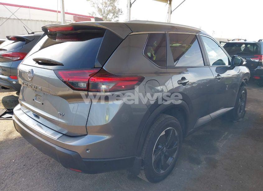 Photo 4 of 2024 Nissan Rogue SV FWD (VIN JN8BT3BA6RW353039)