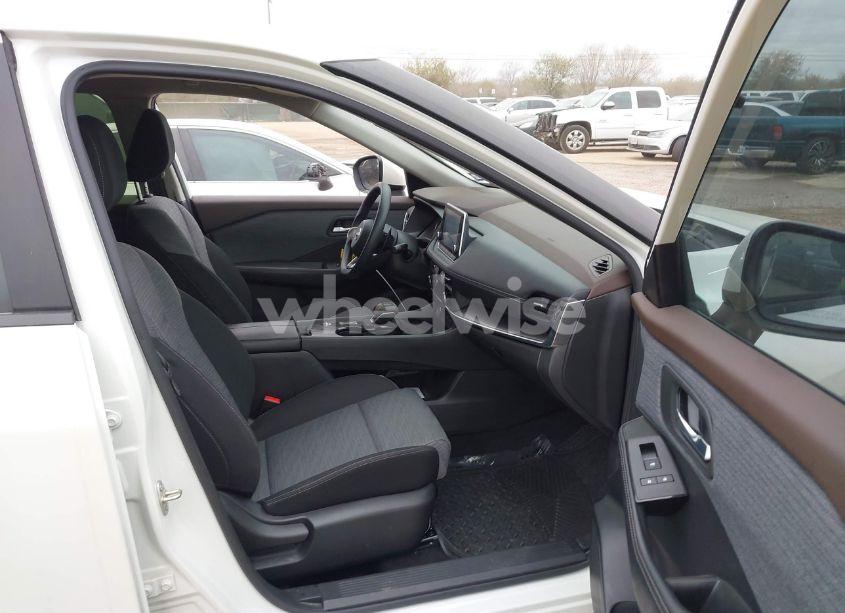 Photo 5 of 2023 Nissan Rogue SV FWD (VIN JN8BT3BA7PW008745)