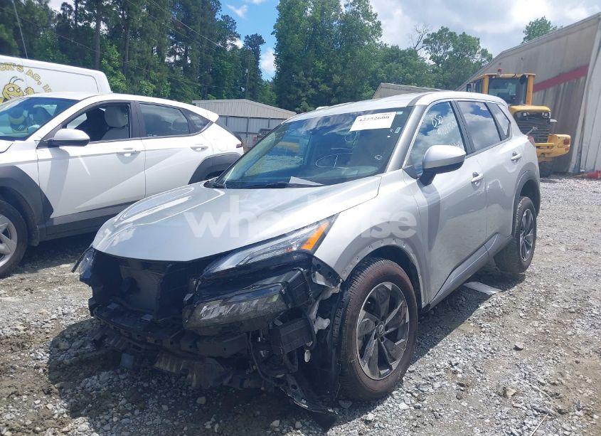 Photo 2 of 2024 Nissan Rogue SV FWD (VIN JN8BT3BA7RW350411)