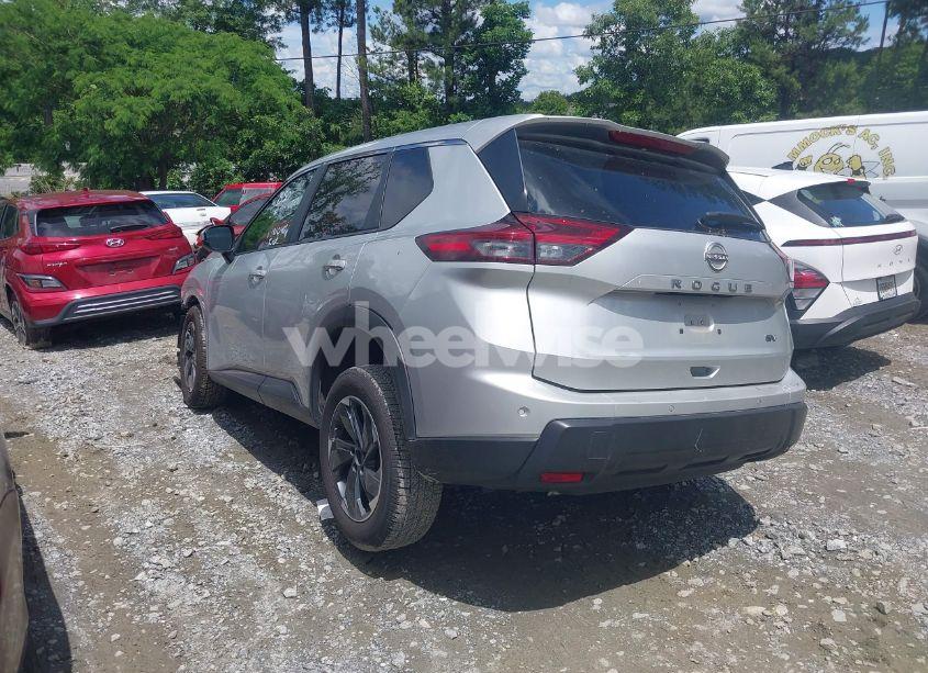 Photo 3 of 2024 Nissan Rogue SV FWD (VIN JN8BT3BA7RW350411)