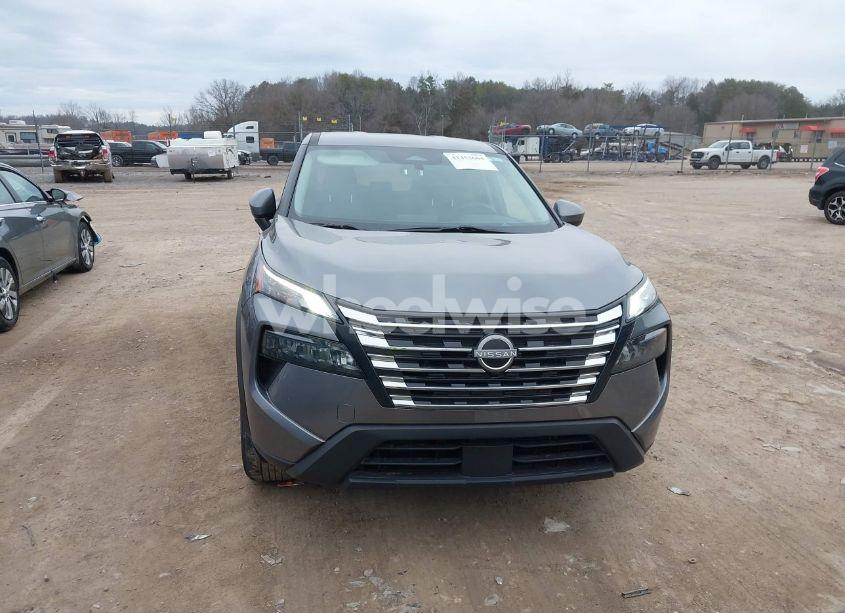 Photo 2 of 2024 Nissan Rogue SV FWD (VIN JN8BT3BA8RW350837)