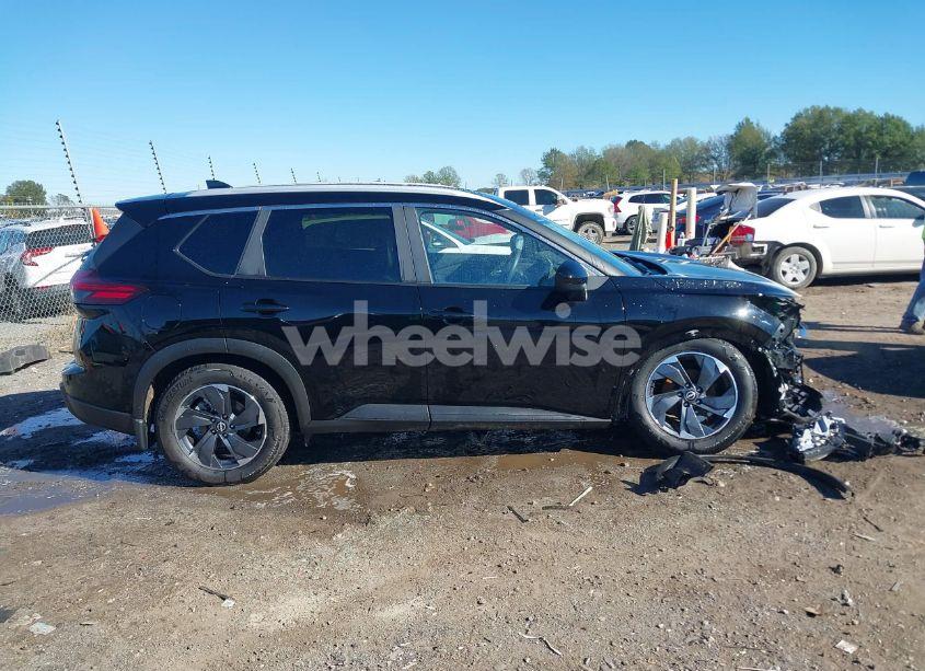 Photo 13 of 2024 Nissan Rogue SV FWD (VIN JN8BT3BA9RW001573)