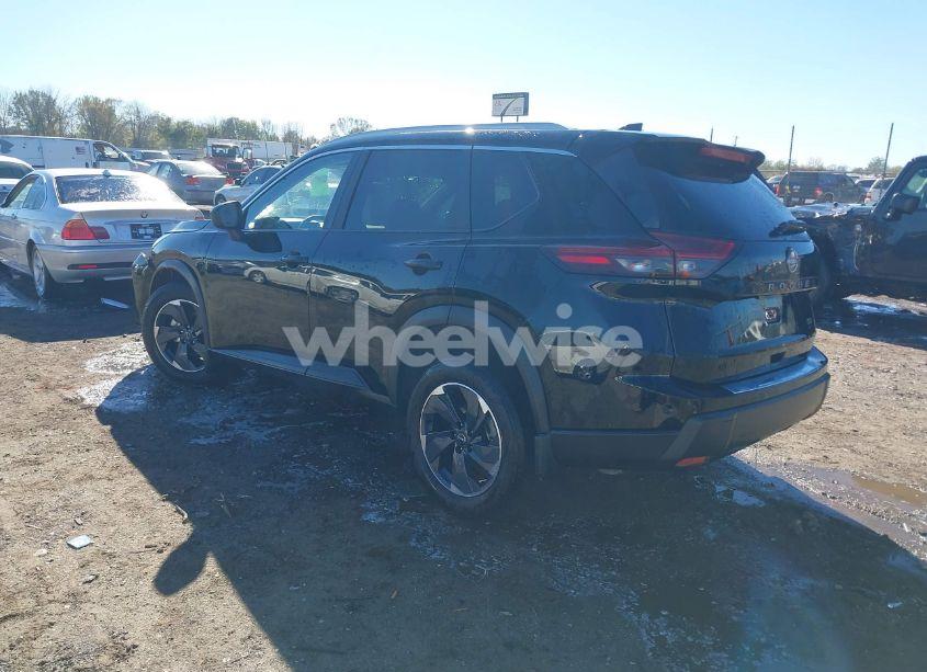 Photo 3 of 2024 Nissan Rogue SV FWD (VIN JN8BT3BA9RW001573)