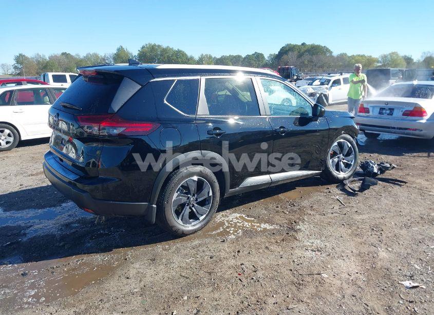 Photo 4 of 2024 Nissan Rogue SV FWD (VIN JN8BT3BA9RW001573)