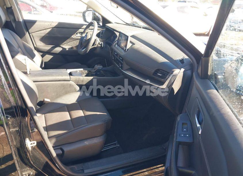 Photo 5 of 2024 Nissan Rogue SV FWD (VIN JN8BT3BA9RW001573)