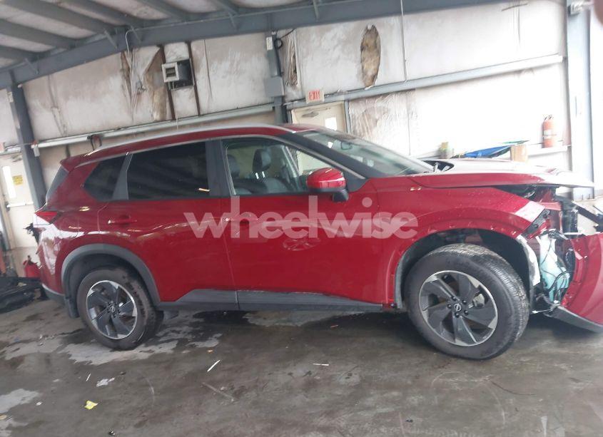 Photo 14 of 2024 Nissan Rogue SV FWD (VIN JN8BT3BA9RW005381)