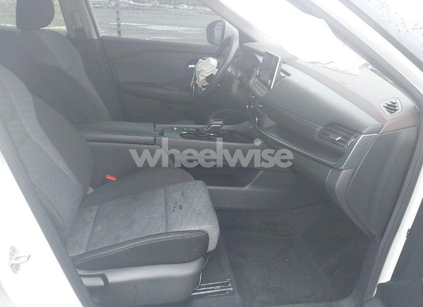 Photo 5 of 2023 Nissan Rogue SV FWD (VIN JN8BT3BAXPW428578)