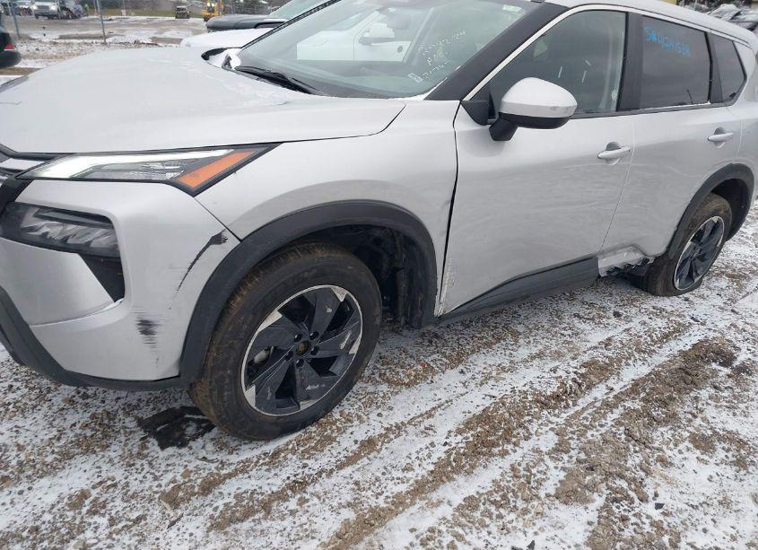 Photo 2 of 2024 Nissan Rogue SV INTELLIGENT AWD (VIN JN8BT3BB0RW421747)