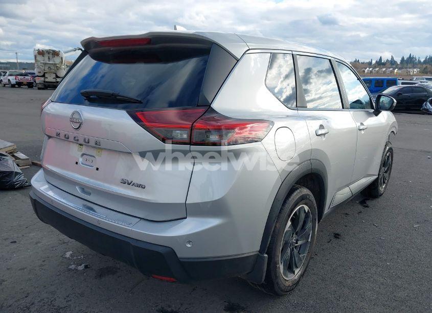 Photo 4 of 2024 Nissan Rogue SV INTELLIGENT AWD (VIN JN8BT3BB2RW290837)