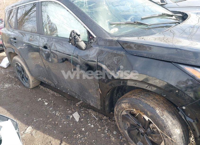 Photo 2 of 2024 Nissan Rogue SV INTELLIGENT AWD (VIN JN8BT3BB3RW420544)