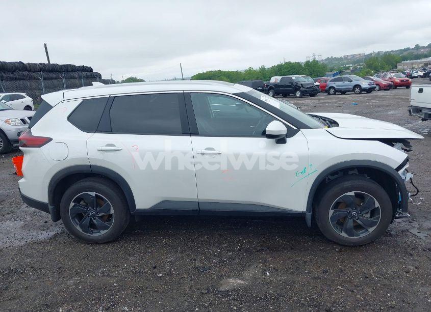 Photo 14 of 2024 Nissan Rogue SV INTELLIGENT AWD (VIN JN8BT3BB6RW285401)