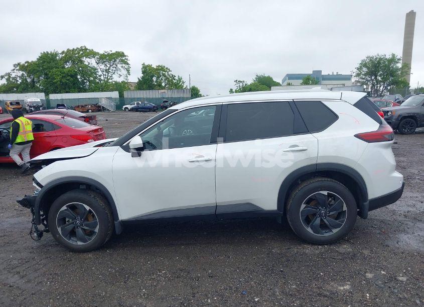 Photo 15 of 2024 Nissan Rogue SV INTELLIGENT AWD (VIN JN8BT3BB6RW285401)