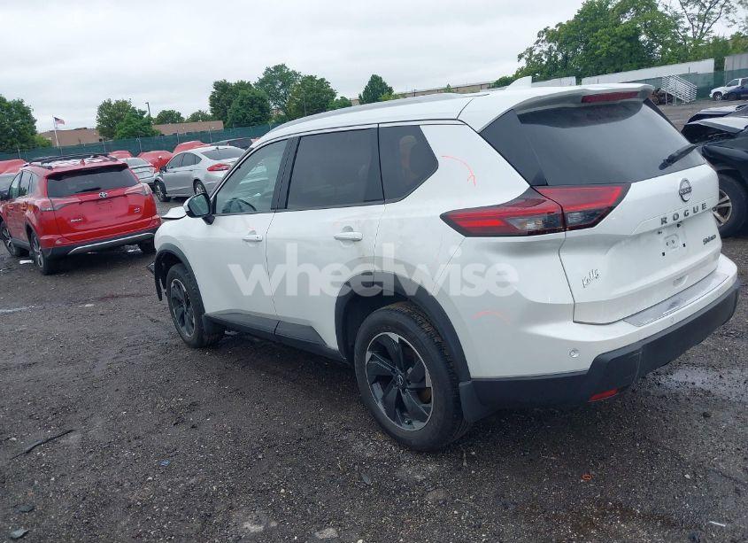 Photo 3 of 2024 Nissan Rogue SV INTELLIGENT AWD (VIN JN8BT3BB6RW285401)
