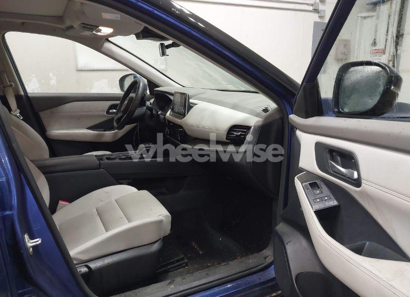 Photo 2 of 2022 Nissan Rogue SV INTELLIGENT AWD (VIN JN8BT3BB7NW332171)