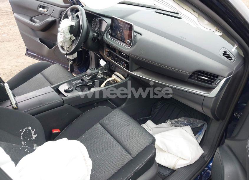 Photo 5 of 2024 Nissan Rogue SV INTELLIGENT AWD (VIN JN8BT3BB7RW287612)