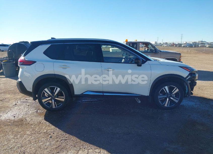 Photo 4 of 2023 Nissan Rogue SL FWD (VIN JN8BT3CA5PW000318)