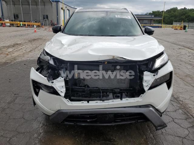 Photo 2 of 2024 NISSAN ROGUE SL (VIN JN8BT3CB0RW181808)