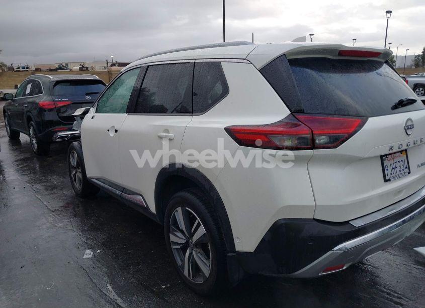 Photo 2 of 2023 Nissan Rogue PLATINUM FWD (VIN JN8BT3DC0PW102853)
