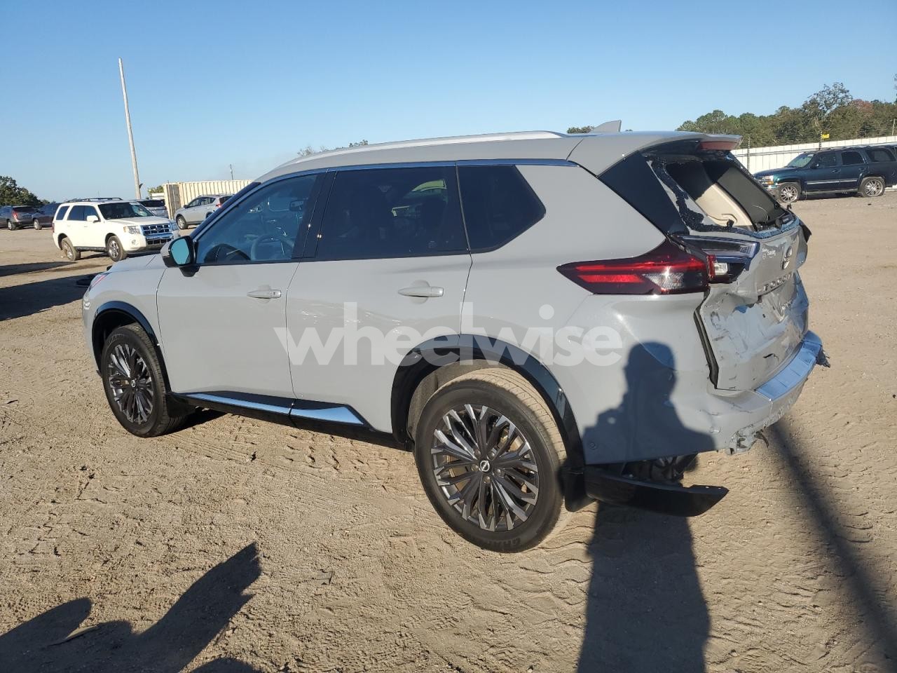 Photo 2 of 2024 NISSAN ROGUE PLATINUM (VIN JN8BT3DC0RW072112)