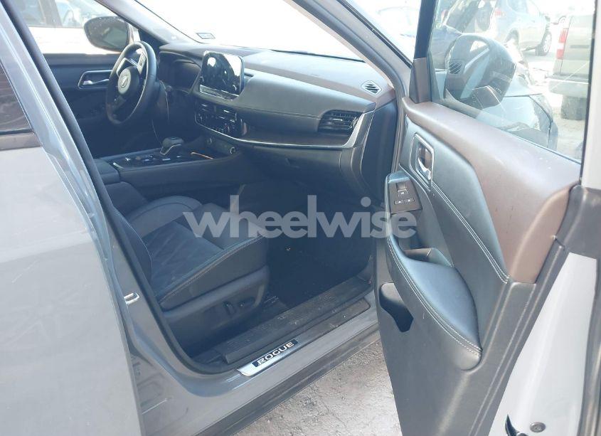 2022 Nissan Rogue PLATINUM FWD (VIN JN8BT3DC1NW119867) main photo