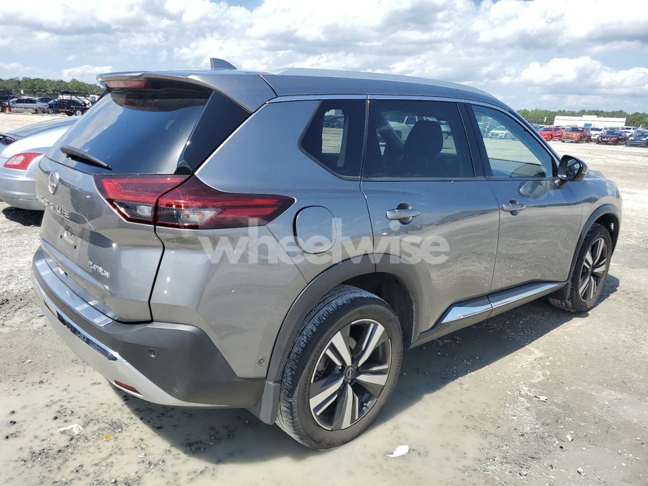 Photo 3 of 2022 NISSAN ROGUE PLATINUM (VIN JN8BT3DC1NW121232)