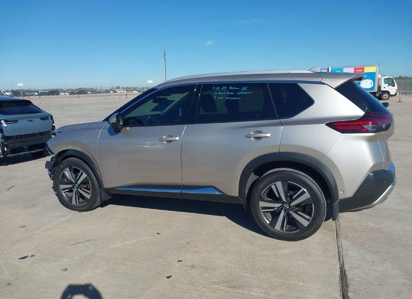 Photo 3 of 2023 Nissan Rogue PLATINUM FWD (VIN JN8BT3DC5PW104937)