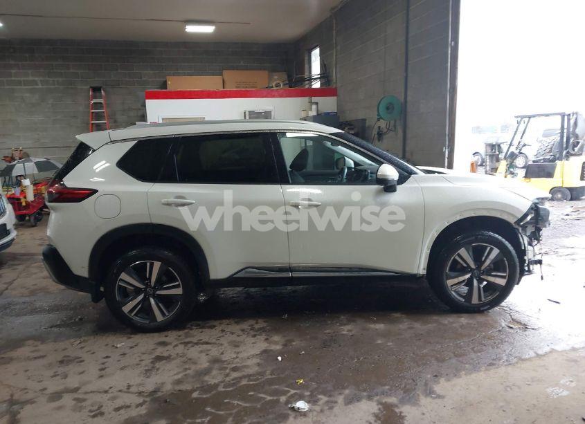 Photo 13 of 2023 Nissan Rogue PLATINUM INTELLIGENT AWD (VIN JN8BT3DD0PW314242)
