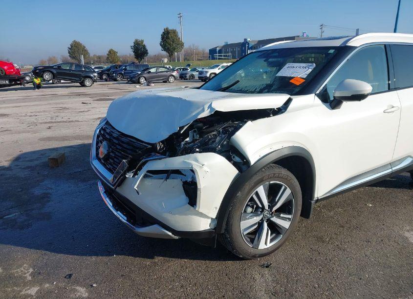 Photo 2 of 2023 Nissan Rogue PLATINUM INTELLIGENT AWD (VIN JN8BT3DD0PW322583)